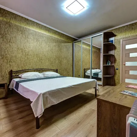 Apartment 2-кімнатні поруч з національним цирком україни